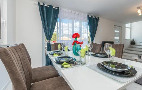 Donje Rastane House | Gorgeous Home In Rastane Donje