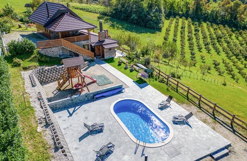 Pusca House | Gorgeous home in Rozga