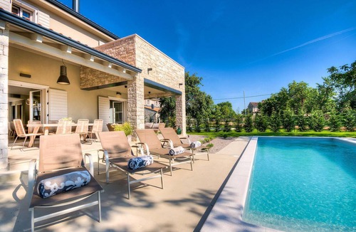 Zminj House | Gorgeous home in Sivati