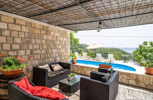 Dubrovacko Primorje House | Gorgeous home in Slano
