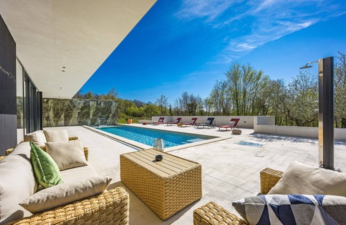 Sterna House | Gorgeous home in Sterna
