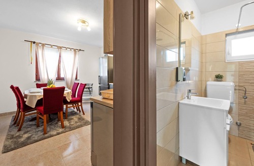 Tinj House | Gorgeous home in Tinj