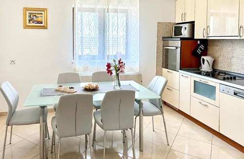 Trilj House | Gorgeous home in Trilj