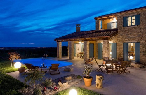 Vardica House | Gorgeous home in Umag