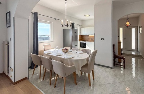Opatija House | Gorgeous home in Veprinac