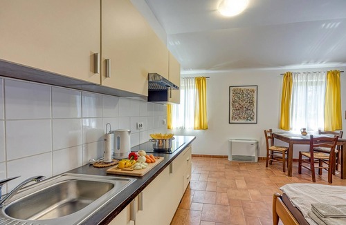 Gracisce Apartment | Grad Inn Apt Lavender with Pool, Gračišče, Slovenia