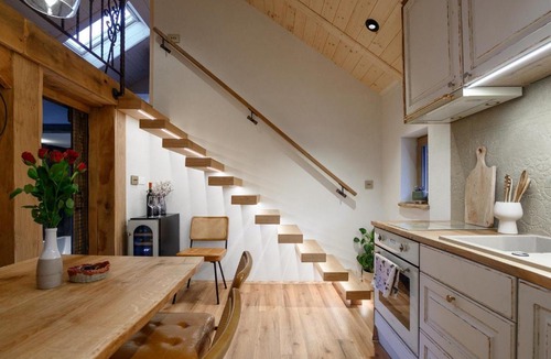 Dolenjske Toplice Villa | Granary SPA - Cabin with Pool, Sauna & Jacuzzi