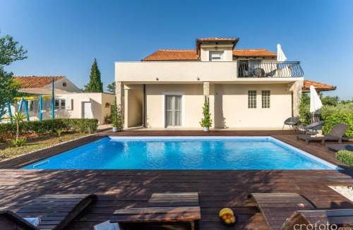 Bila Vlaka Villa | Grandfather's House