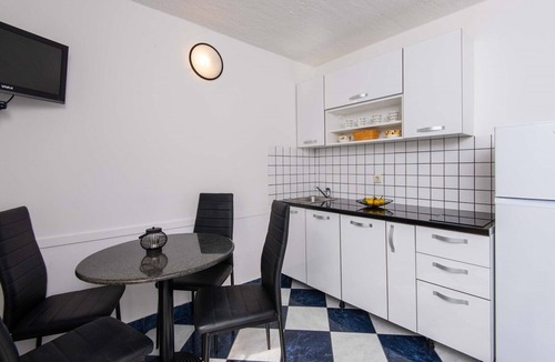 Kuciste Apartment | Great 2+2 Apartment very close to the sea.