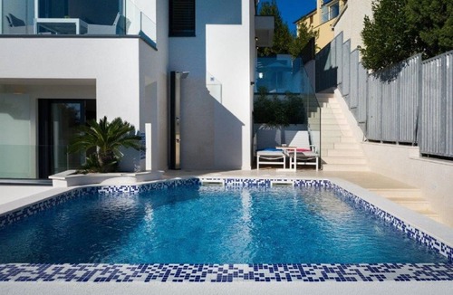 Pjescana Uvala House | Great villa with private pool 50 meters from beach