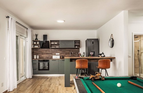 Maslenica House | Green & Blue by Interhome