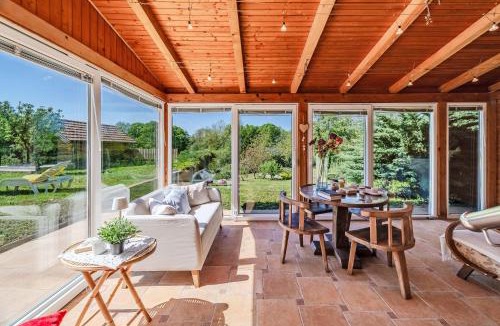 Kravarsko House | Green Garden Retreat - Happy Rentals