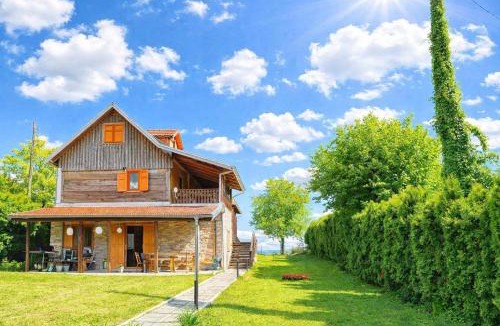 Oroslavje House | Green View Holiday Home With Pool - Happy Rentals