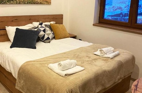 Lisina Apartment | Grizzly Milmari