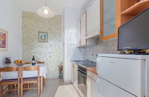 Lovrecica Apartment | Ground floor Apartment Orzan I with terrace near to the Beach
