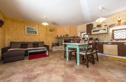 Tar Apartment | Ground Floor Apartment Fiorela I in Villa Valtrazza