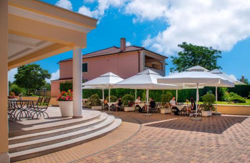 Lozovac Bed & Breakfast | Guest Accommodation Atrium Gulin