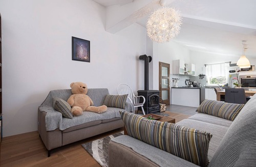 Hreljin Apartment | Guest house Gaj B4 in Hreljin with gym and barbecue