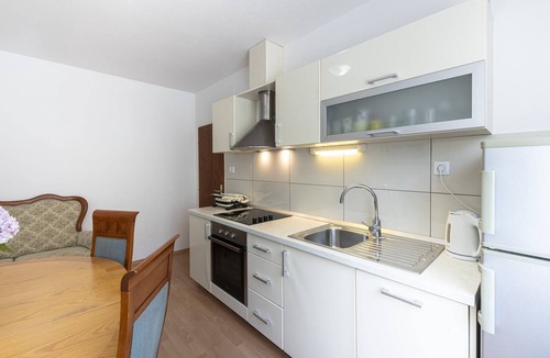 Molunat Apartment | Guest House Rooms Rose- Comfort Double Room with Balcony and Sea View