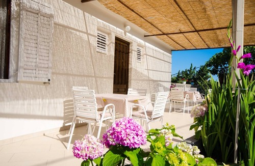 Molunat Apartment | Guest House Rooms Rose- Comfort Double Room with Balcony and Sea View