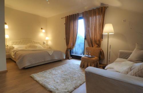 Plaski House | Guest house Sara Latin