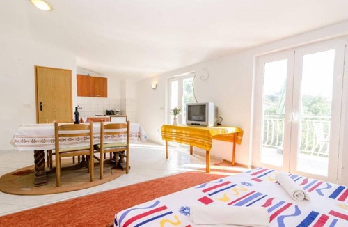 Sobra Apartment | Guest House Sobra 38 - Double Room with Balcony and External Bathroom 5