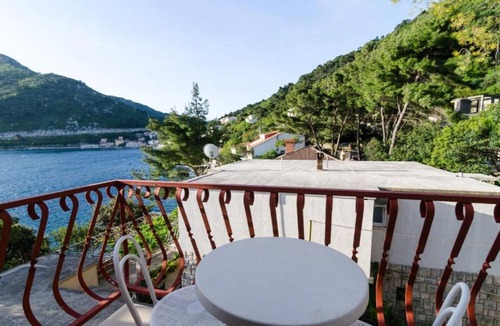 Sobra Apartment | Guest House Sobra 38 - Studio with Balcony and Sea View