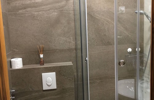Novi Zagreb House | GUESTHOUSE NOCE ZAGREB