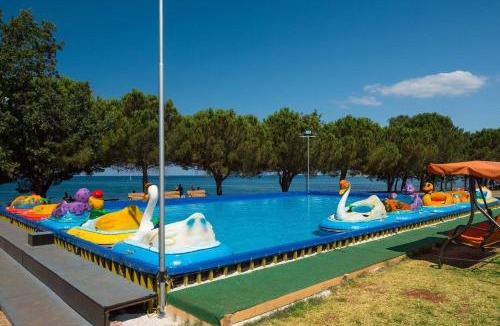 Karigador Resort | Happy Camp Mobile Homes in Camping Park Umag