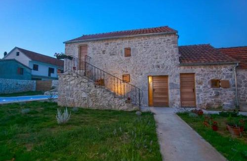 Cista Velika Villa | Heritage House Vrime - stone house with heated pool