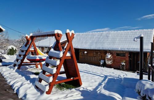 Gornja Stubica House | Hižica v plavem trnacu 1