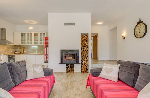 Dugopolje Villa | Hiking, swimming, sunbathe, visit Split Old Town, Quiet