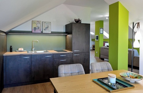 Varazdinske Toplice House | Hilltop house with a pool, sauna, and panoramic views of the region.