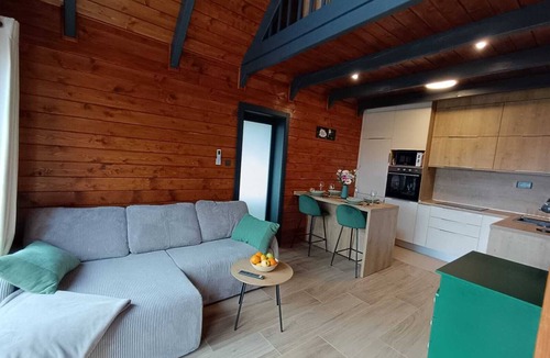 Visoko House | Hilltop home with jacuzzi, sauna, barbecue and fire pit