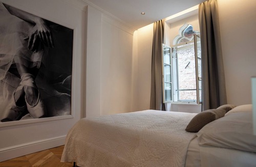 City Center Apartment | Historic Apartment, in pedestrian zone 50 mt from the sea.