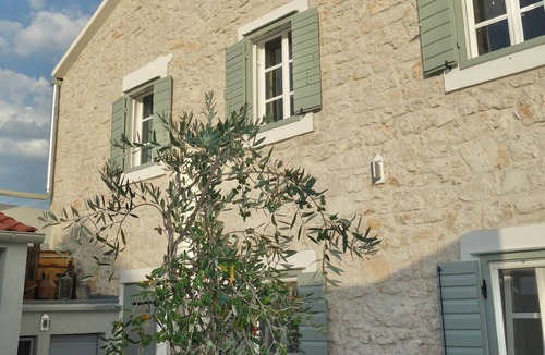 Betina House | Historic boat house with garden and two terraces