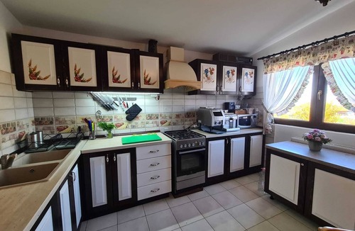 Rasnov House | Hochwertig eingerichtetes Ferienhaus für große Gruppen