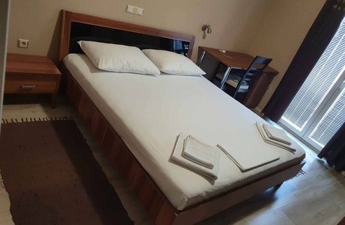 Sveti Filip i Jakov Apartment | Holiday apartment with large balcony