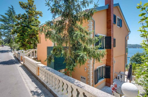 Cove Murtar Apartment | Holiday apartment with sea view