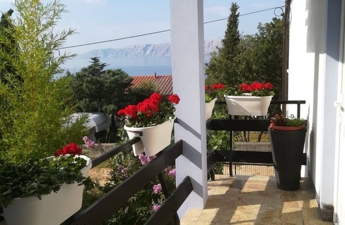 Novi Vinodolski Apartment | Holiday apartment in Novi Vinodolski with sea view, terrace, air conditioning, Wi-Fi (3667-1)
