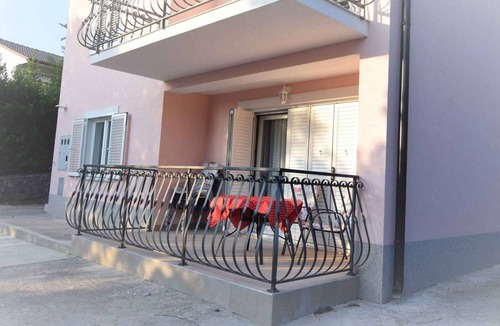Kraljevica Apartment | Holiday apartment Think pink apartment 1