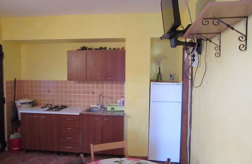 Razanac Apartment | Holiday apartment 100m from the beach with sea views