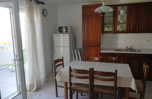 Ugljan Apartment | Holiday apartment 30 m to the Adriatic Sea