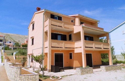 Pag Apartment | Holiday apartment 50 m to the Adriatic