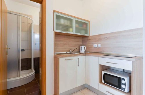Ljubac Apartment | Holiday apartment 80 m from the sandy beach