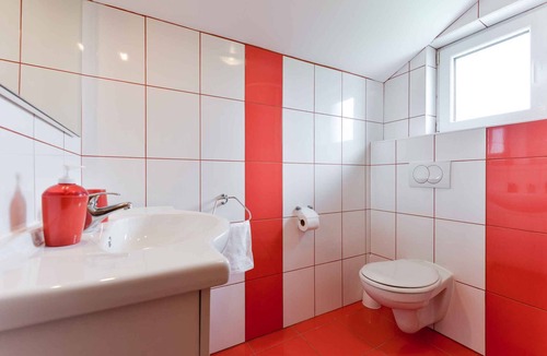 Ljubac Apartment | Holiday apartment 80 m from the sandy beach
