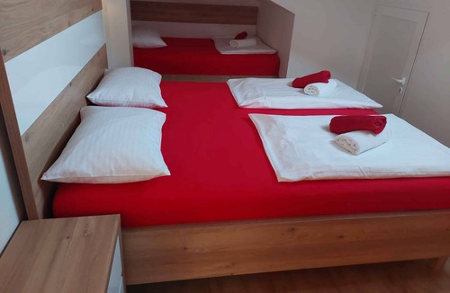 Ljubac Apartment | Holiday apartment 80 m from the sandy beach