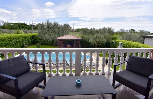 Finida Apartment | Holiday apartment Amedeo with private pool, Umag-Finida near the sea, garden, grill