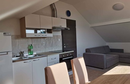 Muline Apartment | Holiday apartment by the sea with a large terrace