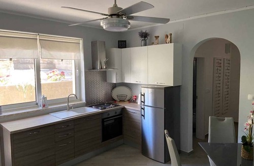 Jadranovo Apartment | Holiday apartment First row to the sea